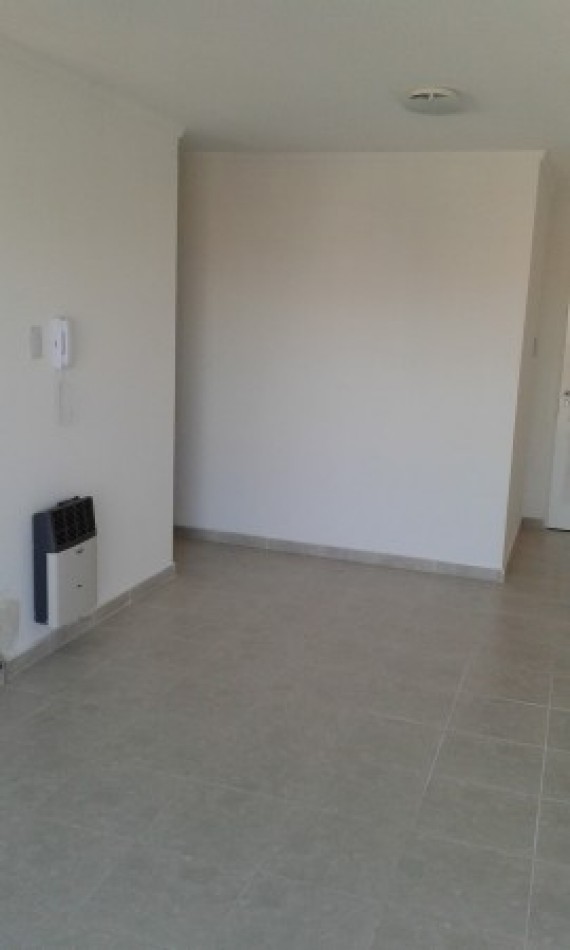 VENDEMOS DPTO DE 1 DORMITORIO CON COCHERA CALLE SALTA 849